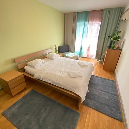 Green Apartment 214 With Private Parking Бухарест Экстерьер фото