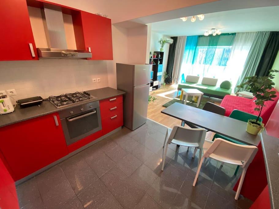 Green Apartment 214 With Private Parking Бухарест Экстерьер фото