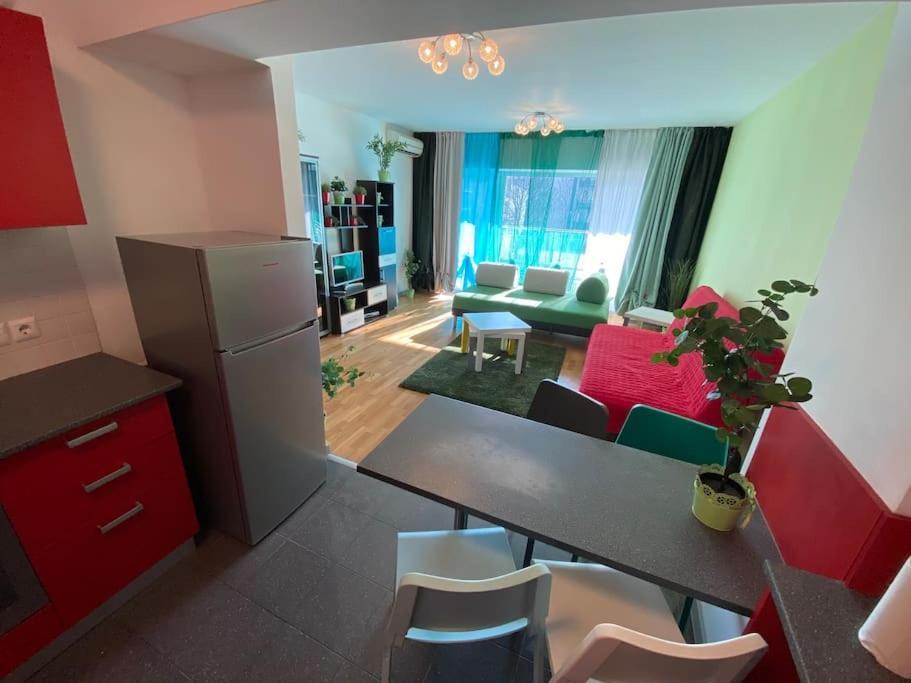 Green Apartment 214 With Private Parking Бухарест Экстерьер фото