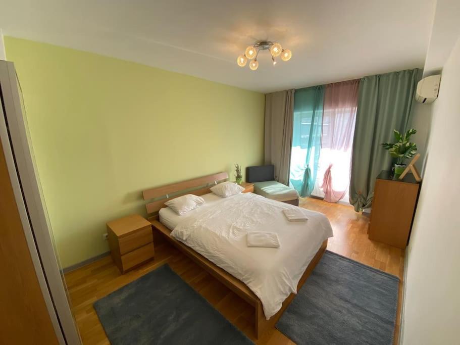Green Apartment 214 With Private Parking Бухарест Экстерьер фото