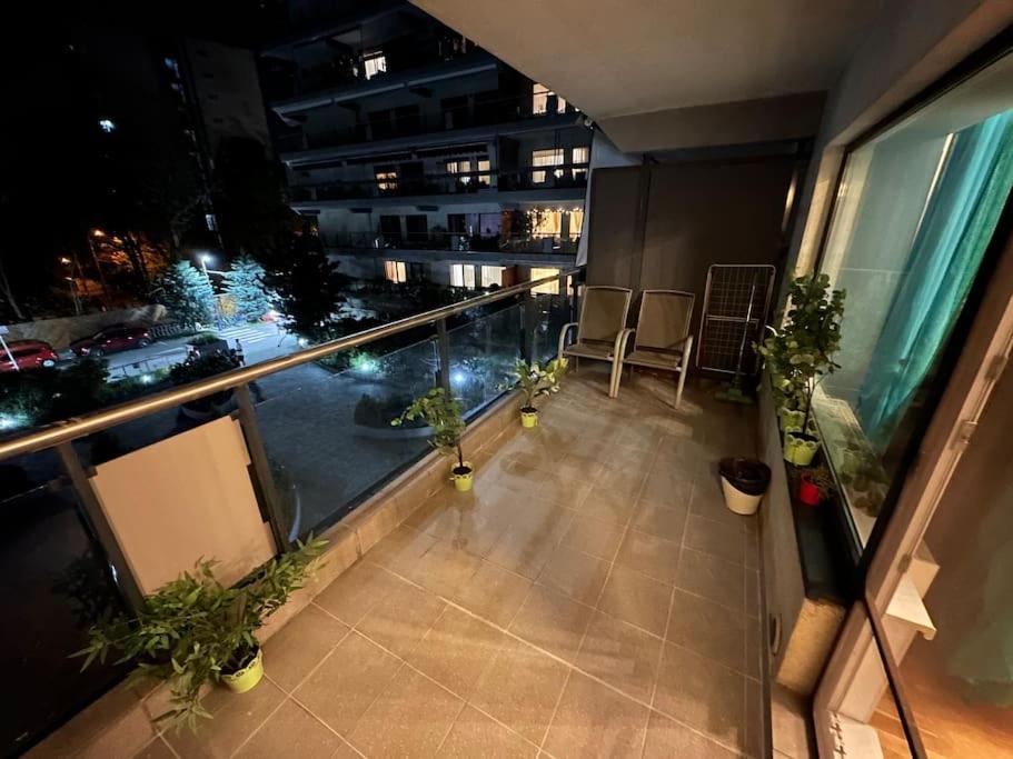 Green Apartment 214 With Private Parking Бухарест Экстерьер фото