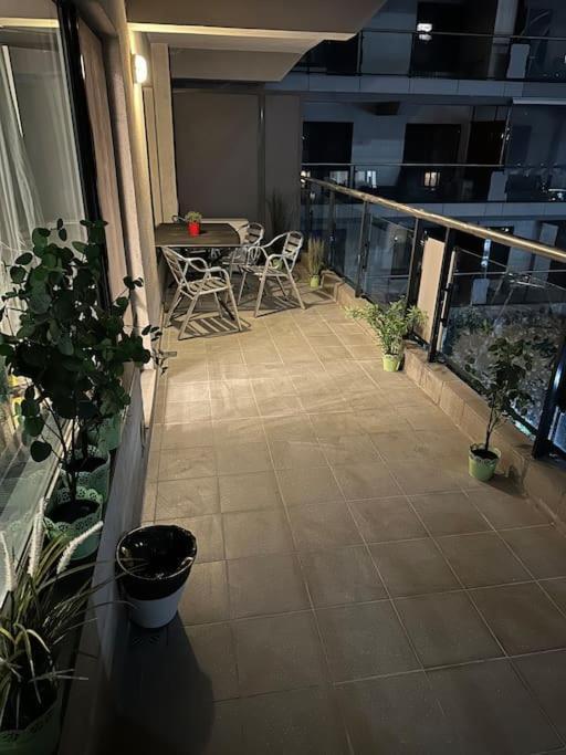 Green Apartment 214 With Private Parking Бухарест Экстерьер фото