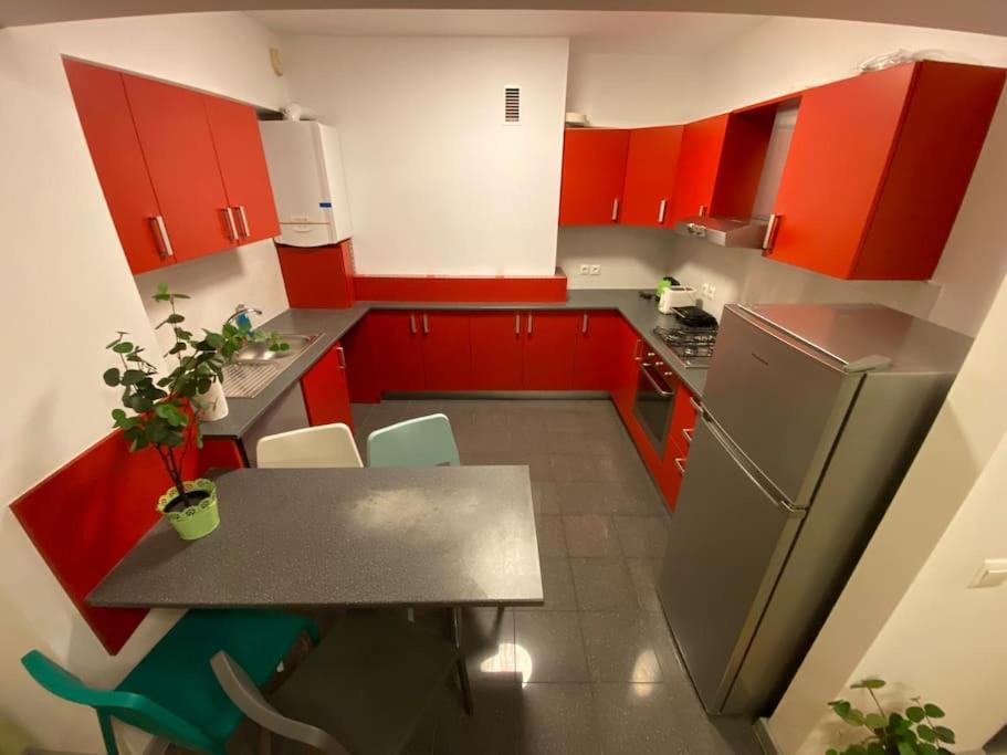 Green Apartment 214 With Private Parking Бухарест Экстерьер фото